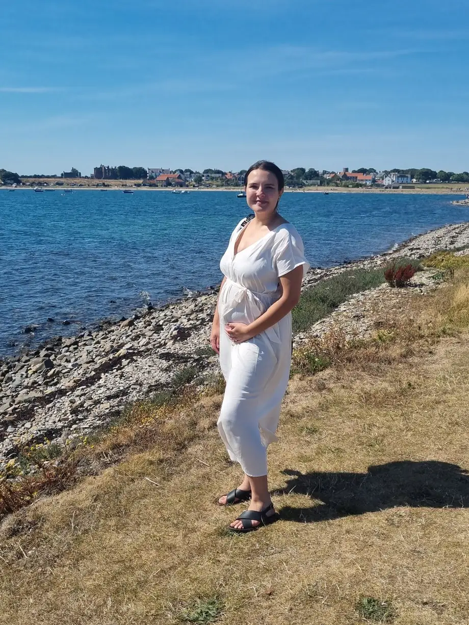 Donna while pregnant with her first son